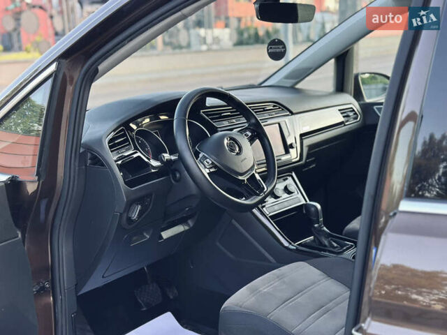 Коричневый Фольксваген Туран, объемом двигателя 2 л и пробегом 248 тыс. км за 16250 $, фото 45 на Automoto.ua