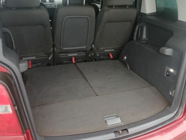 Червоний Фольксваген Туран, об'ємом двигуна 1.9 л та пробігом 340 тис. км за 4750 $, фото 10 на Automoto.ua