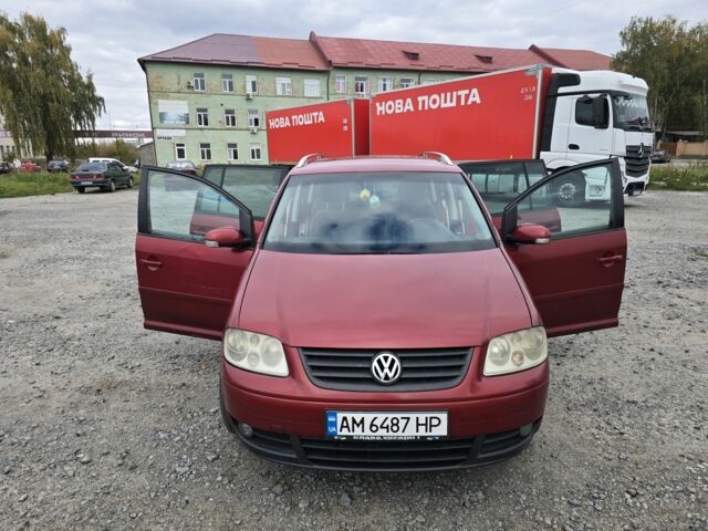Красный Фольксваген Туран, объемом двигателя 2 л и пробегом 378 тыс. км за 4800 $, фото 8 на Automoto.ua