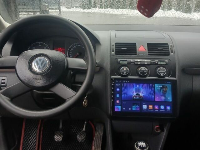 Червоний Фольксваген Туран, об'ємом двигуна 1.9 л та пробігом 340 тис. км за 4750 $, фото 11 на Automoto.ua