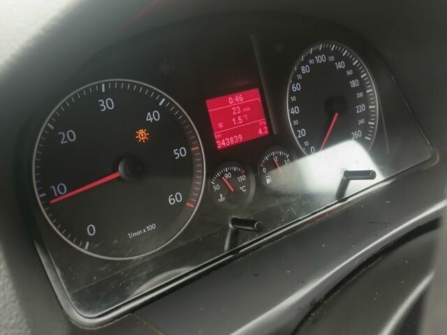 Червоний Фольксваген Туран, об'ємом двигуна 1.9 л та пробігом 340 тис. км за 4750 $, фото 12 на Automoto.ua