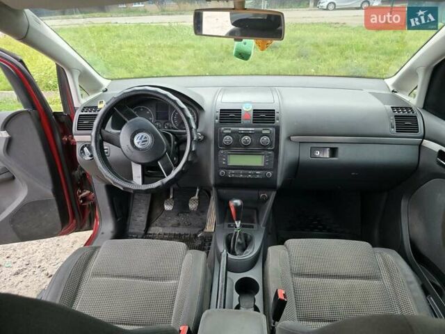 Червоний Фольксваген Туран, об'ємом двигуна 1.97 л та пробігом 387 тис. км за 4900 $, фото 22 на Automoto.ua