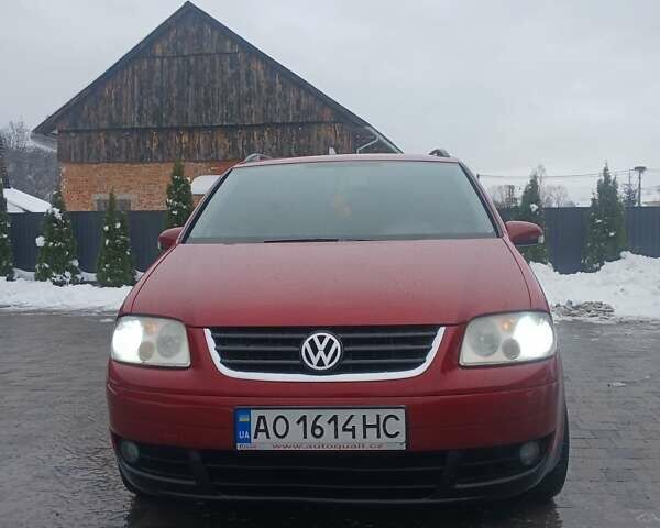 Червоний Фольксваген Туран, об'ємом двигуна 1.9 л та пробігом 340 тис. км за 4750 $, фото 2 на Automoto.ua