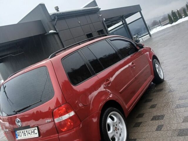 Червоний Фольксваген Туран, об'ємом двигуна 1.9 л та пробігом 340 тис. км за 4750 $, фото 3 на Automoto.ua