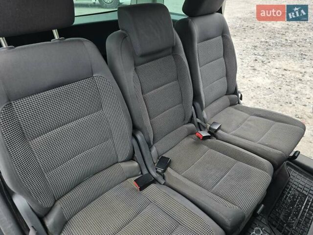 Червоний Фольксваген Туран, об'ємом двигуна 1.97 л та пробігом 387 тис. км за 4900 $, фото 20 на Automoto.ua