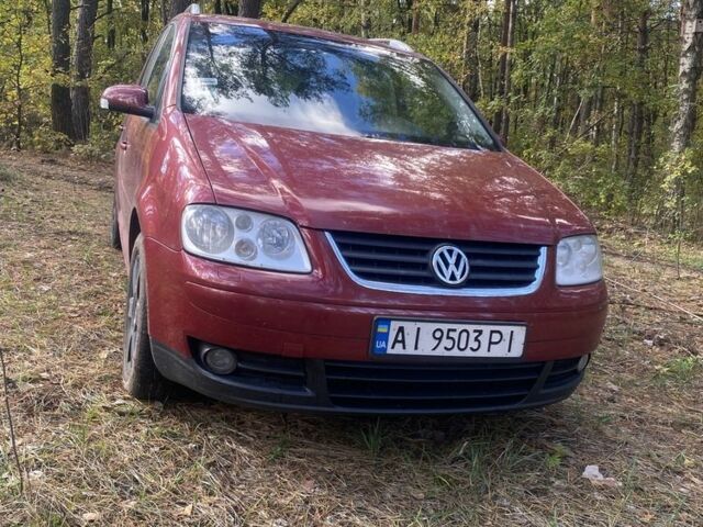Красный Фольксваген Туран, объемом двигателя 2 л и пробегом 355 тыс. км за 4800 $, фото 3 на Automoto.ua