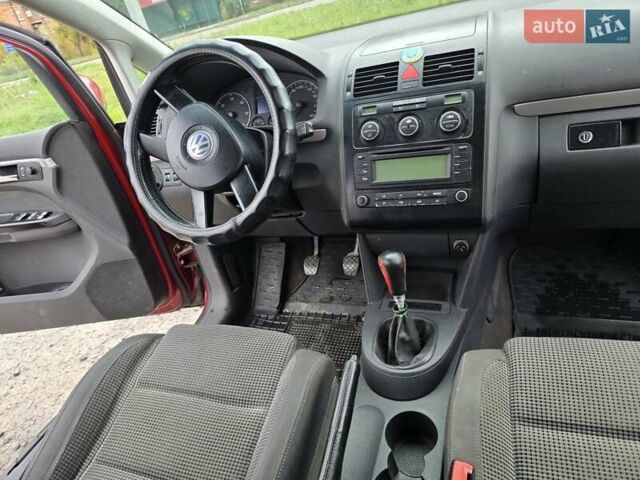 Червоний Фольксваген Туран, об'ємом двигуна 1.97 л та пробігом 387 тис. км за 4900 $, фото 17 на Automoto.ua