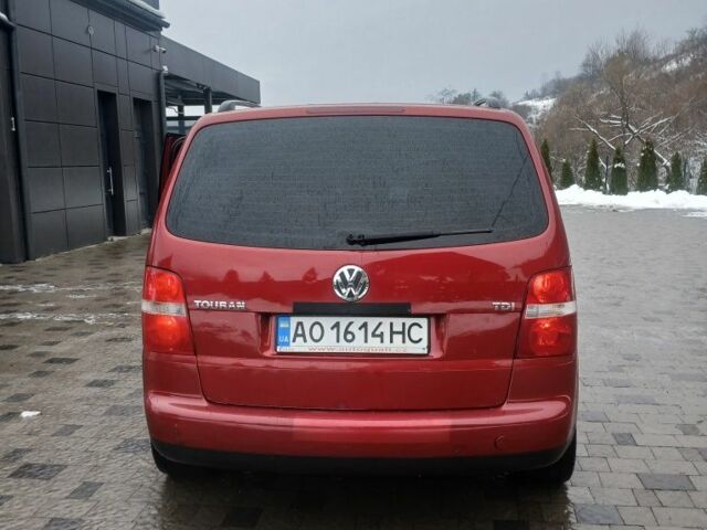 Червоний Фольксваген Туран, об'ємом двигуна 1.9 л та пробігом 340 тис. км за 4750 $, фото 9 на Automoto.ua