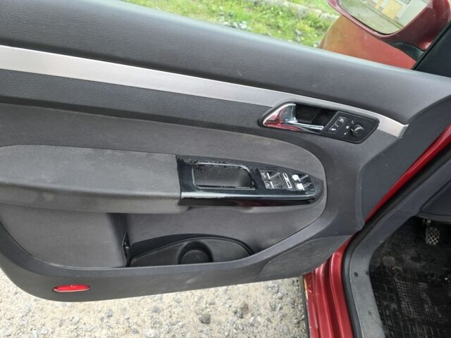 Красный Фольксваген Туран, объемом двигателя 2 л и пробегом 378 тыс. км за 4800 $, фото 19 на Automoto.ua