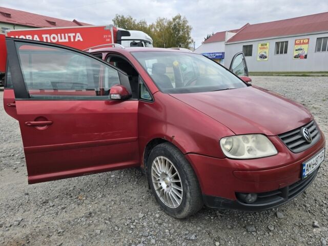 Красный Фольксваген Туран, объемом двигателя 2 л и пробегом 378 тыс. км за 4800 $, фото 22 на Automoto.ua