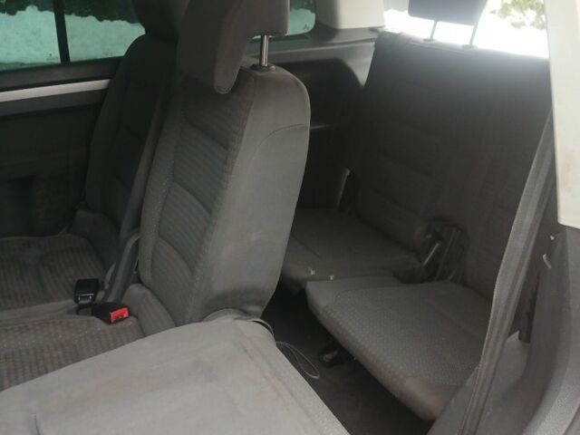 Червоний Фольксваген Туран, об'ємом двигуна 1.9 л та пробігом 340 тис. км за 4750 $, фото 13 на Automoto.ua