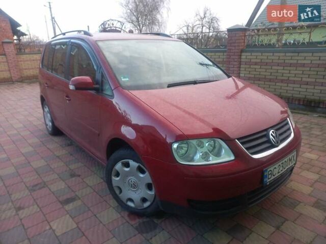 Червоний Фольксваген Туран, об'ємом двигуна 1.6 л та пробігом 177 тис. км за 4400 $, фото 1 на Automoto.ua