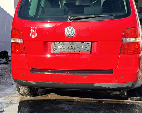 Красный Фольксваген Туран, объемом двигателя 1.6 л и пробегом 250 тыс. км за 5690 $, фото 9 на Automoto.ua