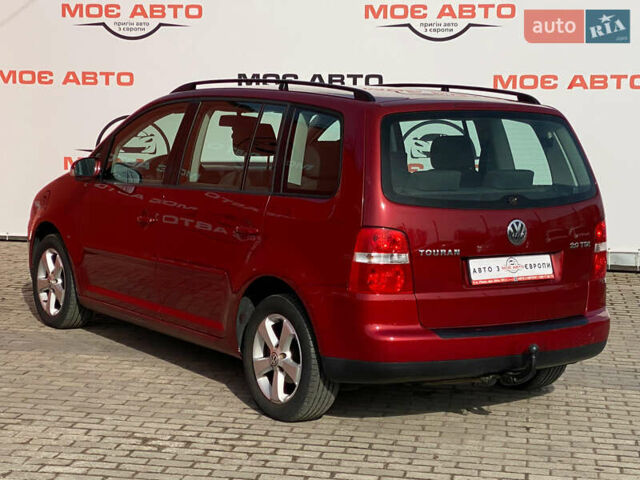 Червоний Фольксваген Туран, об'ємом двигуна 2 л та пробігом 281 тис. км за 6800 $, фото 1 на Automoto.ua