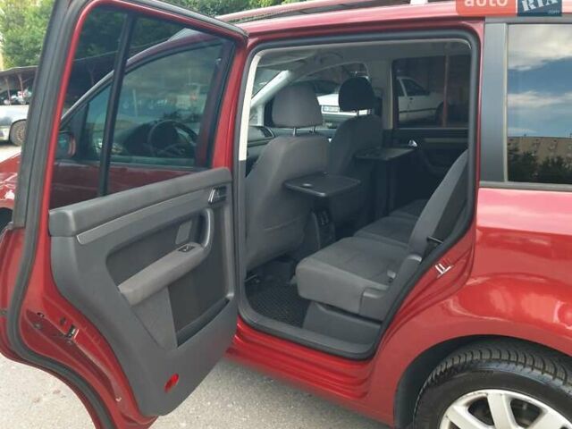 Красный Фольксваген Туран, объемом двигателя 1.4 л и пробегом 254 тыс. км за 6999 $, фото 26 на Automoto.ua