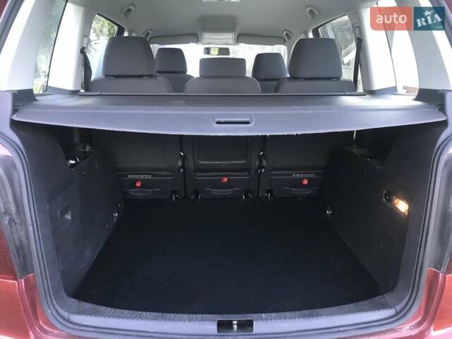 Червоний Фольксваген Туран, об'ємом двигуна 2 л та пробігом 310 тис. км за 6400 $, фото 4 на Automoto.ua