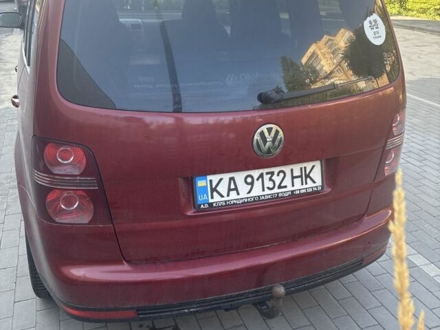 Красный Фольксваген Туран, объемом двигателя 2 л и пробегом 260 тыс. км за 6200 $, фото 8 на Automoto.ua