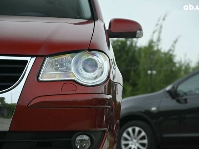 Красный Фольксваген Туран, объемом двигателя 1.4 л и пробегом 193 тыс. км за 6500 $, фото 4 на Automoto.ua