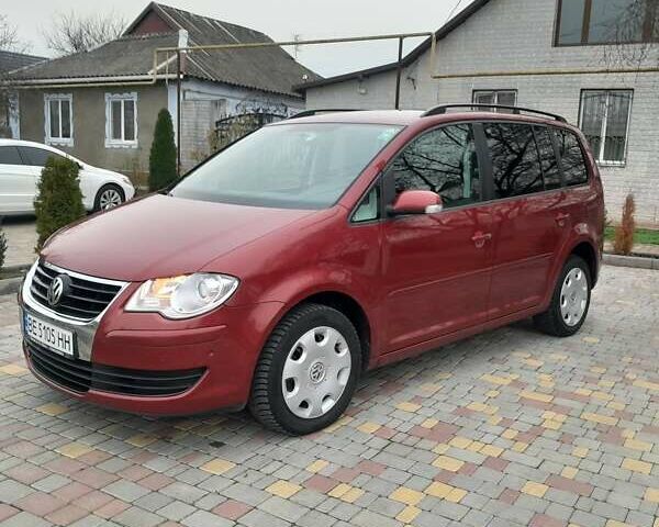 Червоний Фольксваген Туран, об'ємом двигуна 1.9 л та пробігом 315 тис. км за 6900 $, фото 3 на Automoto.ua