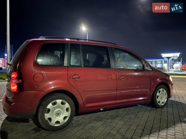 Червоний Фольксваген Туран, об'ємом двигуна 1.9 л та пробігом 314 тис. км за 7000 $, фото 3 на Automoto.ua