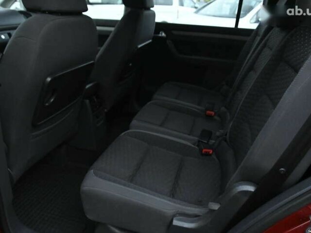 Красный Фольксваген Туран, объемом двигателя 1.4 л и пробегом 193 тыс. км за 6500 $, фото 23 на Automoto.ua