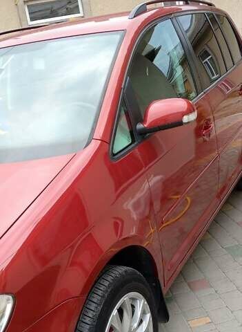 Красный Фольксваген Туран, объемом двигателя 1.39 л и пробегом 180 тыс. км за 6400 $, фото 9 на Automoto.ua