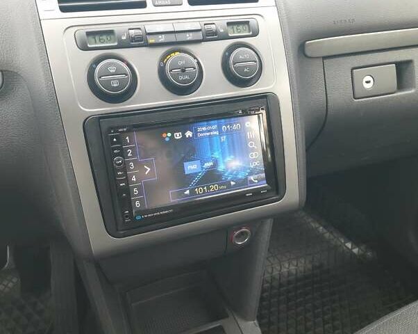 Красный Фольксваген Туран, объемом двигателя 1.4 л и пробегом 254 тыс. км за 6999 $, фото 42 на Automoto.ua