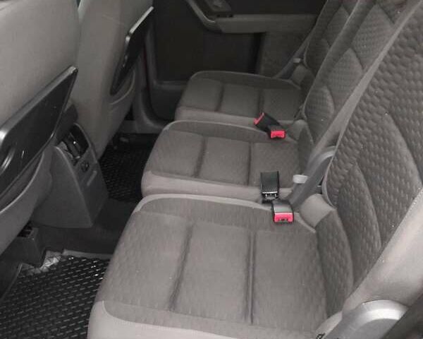 Червоний Фольксваген Туран, об'ємом двигуна 1.9 л та пробігом 315 тис. км за 6900 $, фото 12 на Automoto.ua