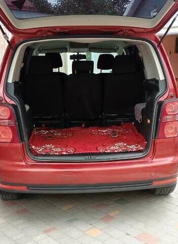 Красный Фольксваген Туран, объемом двигателя 1.39 л и пробегом 180 тыс. км за 6400 $, фото 11 на Automoto.ua