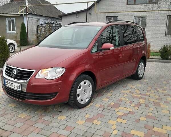 Червоний Фольксваген Туран, об'ємом двигуна 1.9 л та пробігом 315 тис. км за 6900 $, фото 5 на Automoto.ua