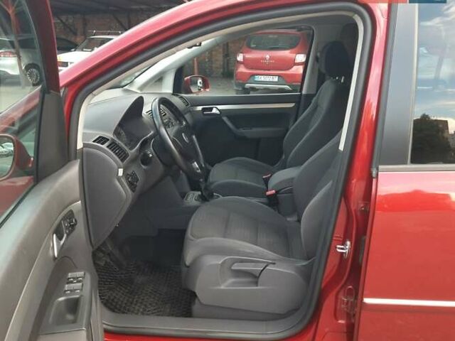 Красный Фольксваген Туран, объемом двигателя 1.4 л и пробегом 254 тыс. км за 6999 $, фото 23 на Automoto.ua