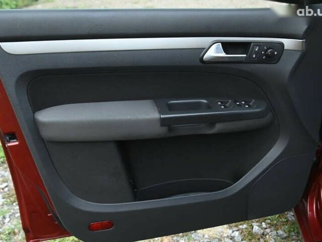 Красный Фольксваген Туран, объемом двигателя 1.4 л и пробегом 193 тыс. км за 6500 $, фото 12 на Automoto.ua