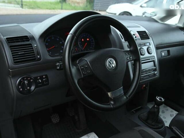Красный Фольксваген Туран, объемом двигателя 1.4 л и пробегом 193 тыс. км за 6500 $, фото 16 на Automoto.ua