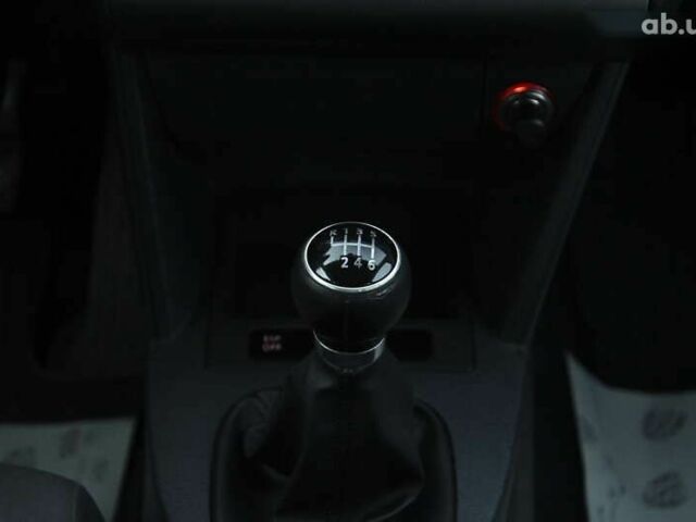 Красный Фольксваген Туран, объемом двигателя 1.4 л и пробегом 193 тыс. км за 6500 $, фото 20 на Automoto.ua