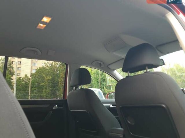 Красный Фольксваген Туран, объемом двигателя 1.4 л и пробегом 254 тыс. км за 6999 $, фото 33 на Automoto.ua