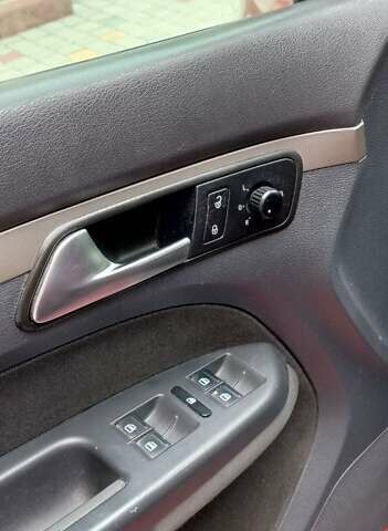 Красный Фольксваген Туран, объемом двигателя 1.39 л и пробегом 180 тыс. км за 6400 $, фото 7 на Automoto.ua