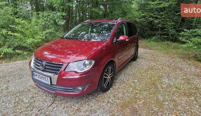 Красный Фольксваген Туран, объемом двигателя 1.97 л и пробегом 296 тыс. км за 7750 $, фото 13 на Automoto.ua
