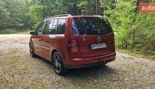 Красный Фольксваген Туран, объемом двигателя 1.97 л и пробегом 296 тыс. км за 7750 $, фото 10 на Automoto.ua
