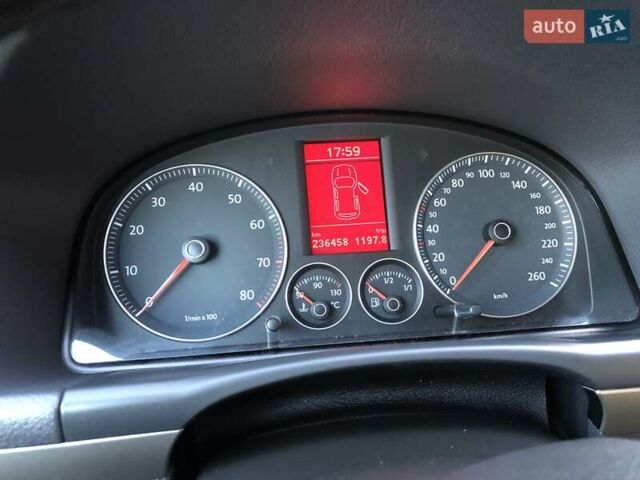 Червоний Фольксваген Туран, об'ємом двигуна 1.4 л та пробігом 241 тис. км за 7300 $, фото 8 на Automoto.ua
