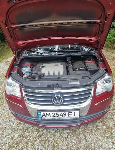 Красный Фольксваген Туран, объемом двигателя 1.97 л и пробегом 296 тыс. км за 7750 $, фото 16 на Automoto.ua