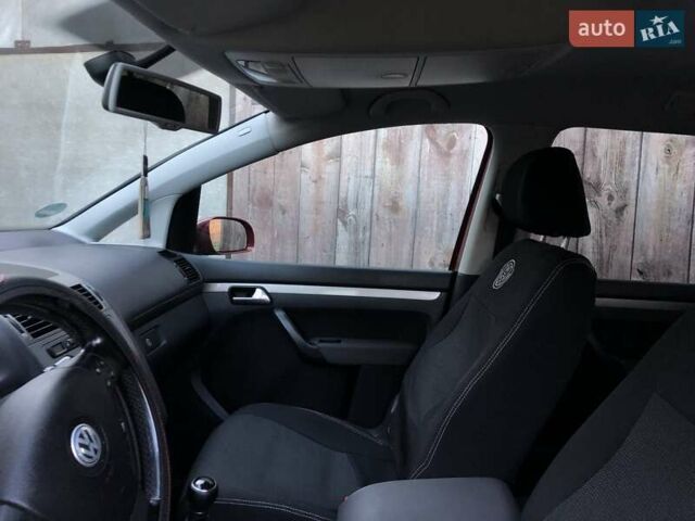 Червоний Фольксваген Туран, об'ємом двигуна 1.4 л та пробігом 241 тис. км за 7300 $, фото 2 на Automoto.ua