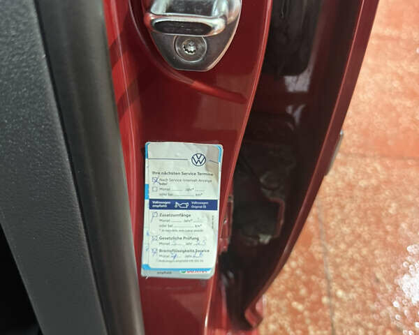 Красный Фольксваген Туран, объемом двигателя 1.6 л и пробегом 210 тыс. км за 6500 $, фото 13 на Automoto.ua