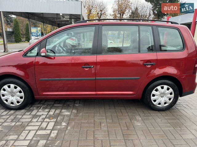 Красный Фольксваген Туран, объемом двигателя 1.6 л и пробегом 210 тыс. км за 6500 $, фото 7 на Automoto.ua