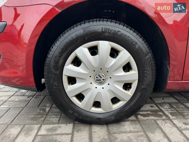 Красный Фольксваген Туран, объемом двигателя 1.6 л и пробегом 210 тыс. км за 6500 $, фото 10 на Automoto.ua