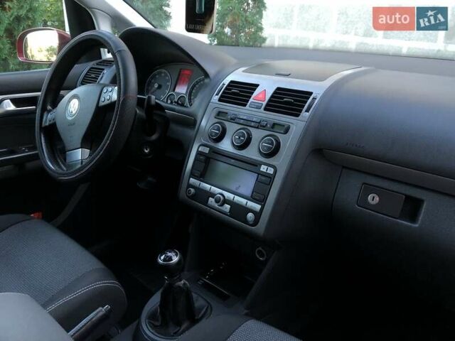 Червоний Фольксваген Туран, об'ємом двигуна 1.4 л та пробігом 241 тис. км за 7300 $, фото 7 на Automoto.ua