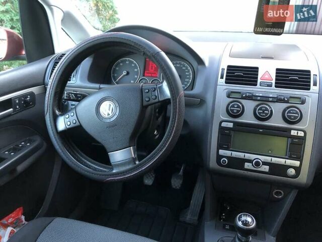 Червоний Фольксваген Туран, об'ємом двигуна 1.4 л та пробігом 241 тис. км за 7300 $, фото 20 на Automoto.ua