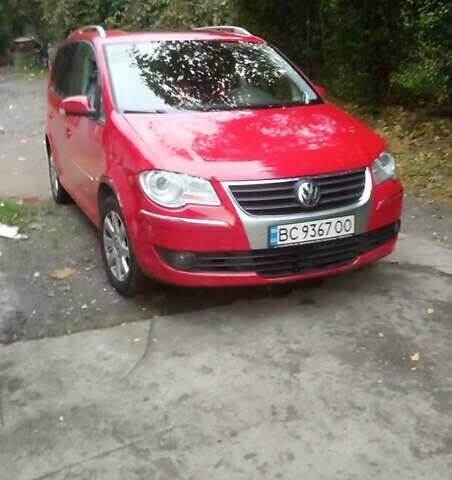 Красный Фольксваген Туран, объемом двигателя 1.39 л и пробегом 250 тыс. км за 6500 $, фото 11 на Automoto.ua