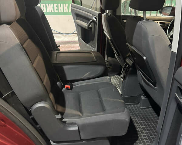 Червоний Фольксваген Туран, об'ємом двигуна 1.97 л та пробігом 273 тис. км за 8500 $, фото 24 на Automoto.ua