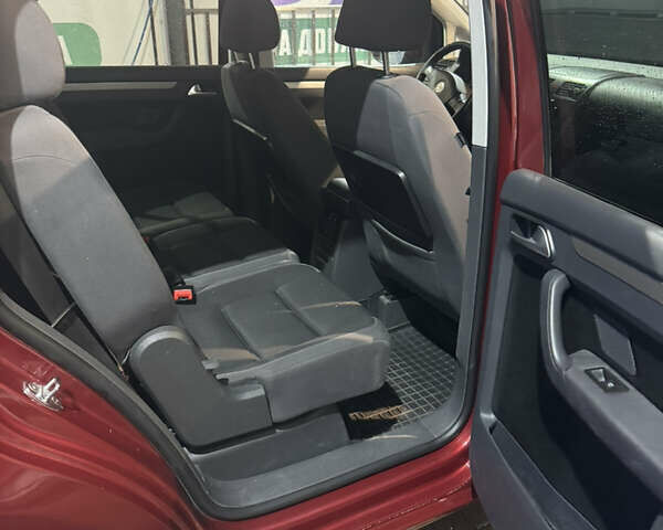 Червоний Фольксваген Туран, об'ємом двигуна 1.97 л та пробігом 273 тис. км за 8500 $, фото 20 на Automoto.ua