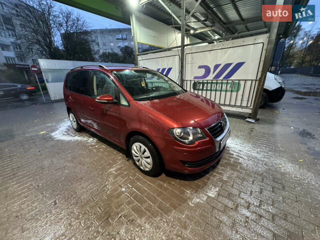 Червоний Фольксваген Туран, об'ємом двигуна 1.97 л та пробігом 273 тис. км за 8500 $, фото 6 на Automoto.ua